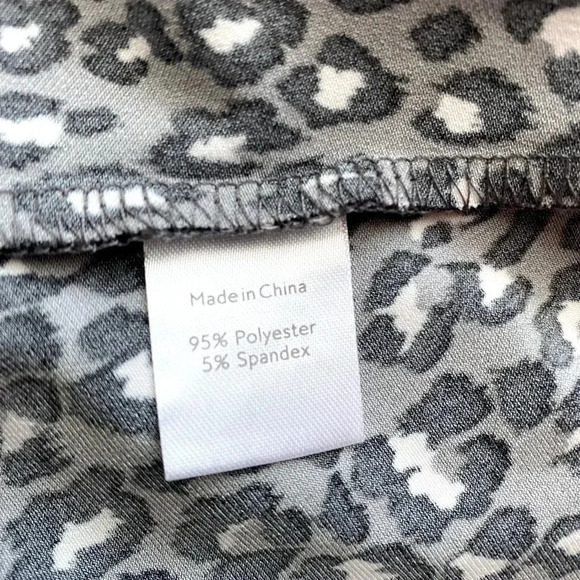LEOTA | Grey and Black Cheetah Print Ruffled Hem V-Neck Jersey Midi Dress Size M - Picture 7 of 8
